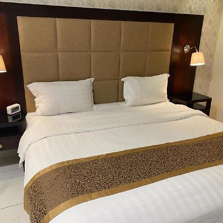 جلنار الشرق للشقق المخدومة Jeddah Eksteriør billede